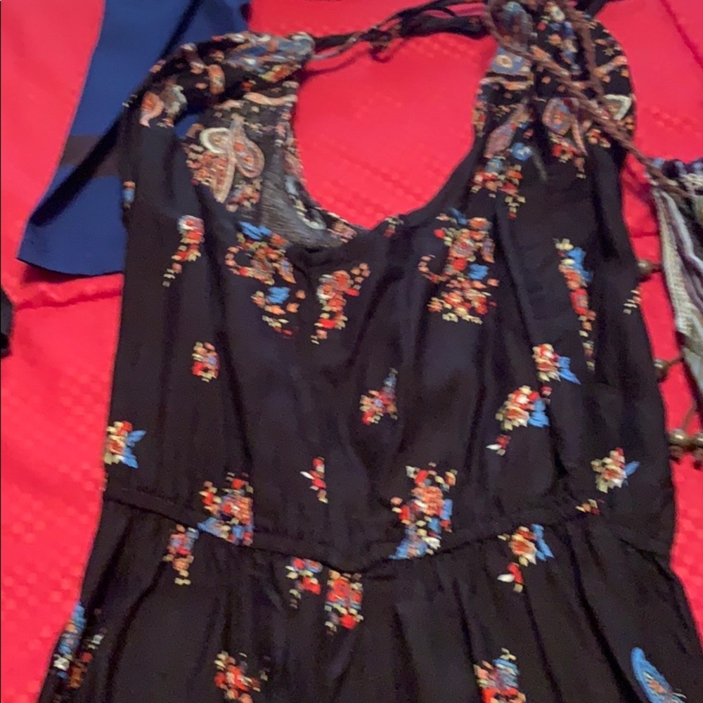 Dresses - Picture 2 of 8